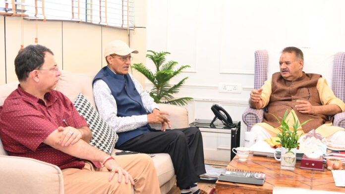 10 दिनों में सेब काश्तकारों को यूनिवर्सल पेटी उपलब्ध कराऐगा उद्यान विभाग : गणेश जोशी 10 दिनों में सेब काश्तकारों को यूनिवर्सल पेटी उपलब्ध कराऐगा उद्यान विभाग : गणेश जोशी