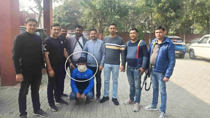 दून ज्वेलरी शोरूम डकैती में फरार 2 लाख का इनामी आरोपी हरियाणा से गिरफ्तार दून ज्वेलरी शोरूम डकैती में फरार 2 लाख का इनामी आरोपी हरियाणा से गिरफ्तार