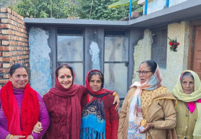 अभिनेत्री हिमानी शिवपुरी ने भटवाड़ी गांव को गोद लिया अभिनेत्री हिमानी शिवपुरी ने भटवाड़ी गांव को गोद लिया