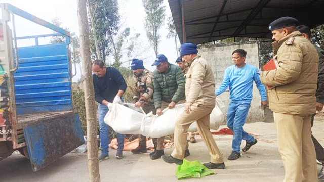 चाकू से गोदकर युवक की हत्या चाकू से गोदकर युवक की हत्या