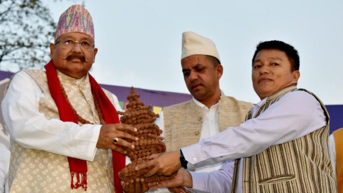 पर्यटन को बढ़ावा देने के लिए हवाई सेवा जरूरी : महाराज पर्यटन को बढ़ावा देने के लिए हवाई सेवा जरूरी : महाराज