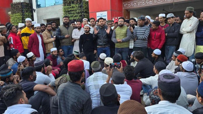 अन्यायपूर्ण कार्यवाही से मुस्लिम समाज में रोष अन्यायपूर्ण कार्यवाही से मुस्लिम समाज में रोष