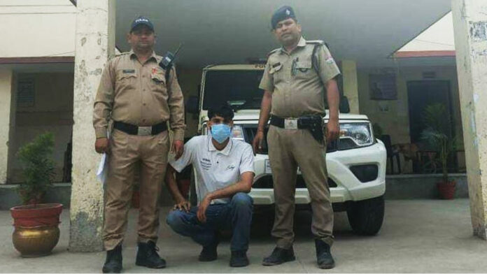 युवती से दुष्कर्म का आरोपी गिरफ्तार युवती से दुष्कर्म का आरोपी गिरफ्तार