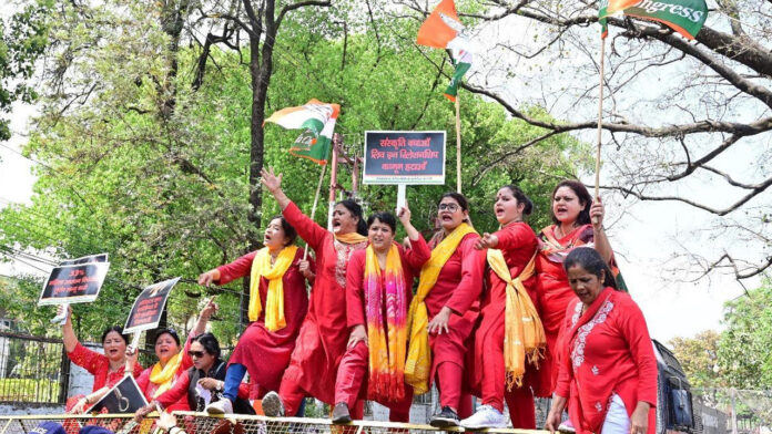 यूसीसी में लिव इन रिलेशन का प्रावधान समाप्त करे सरकार : महिला कांग्रेस यूसीसी में लिव इन रिलेशन का प्रावधान समाप्त करे सरकार : महिला कांग्रेस