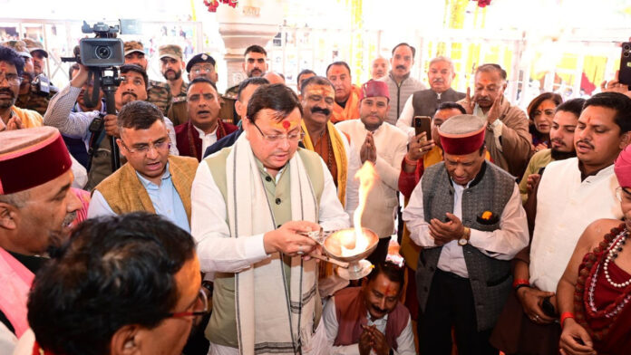 गंगोत्री और यमुनोत्री धाम के कपाट श्रद्धालुओं के लिए खुले गंगोत्री और यमुनोत्री धाम के कपाट श्रद्धालुओं के लिए खुले