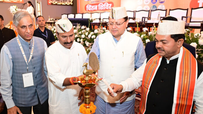 प्रधानमंत्री की नीतियों से तीस करोड़ लोग गरीबी रेखा से बाहर निकले : मुख्यमंत्री प्रधानमंत्री की नीतियों से तीस करोड़ लोग गरीबी रेखा से बाहर निकले : मुख्यमंत्री