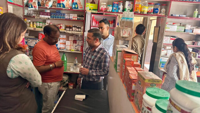 सेफ ड्रग सेफ लाइफ अभियान के तहत मेडिकल स्टोरो का निरीक्षण सेफ ड्रग सेफ लाइफ अभियान के तहत मेडिकल स्टोरो का निरीक्षण