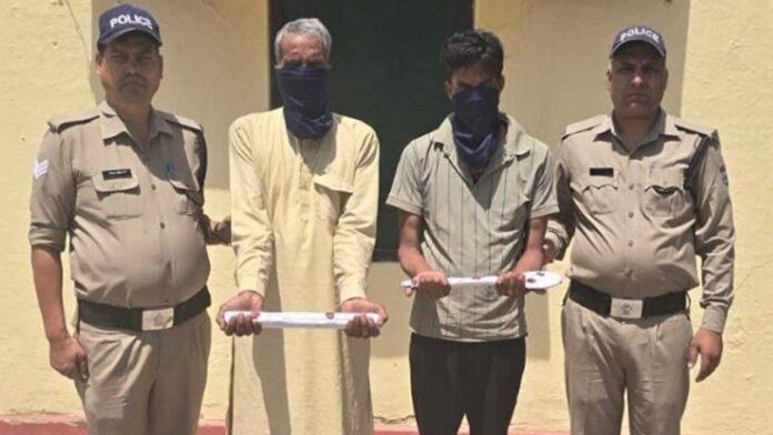 दूल्हे के मामा के हत्यारे बाप-बेटा गिरफ्तार दूल्हे के मामा के हत्यारे बाप-बेटा गिरफ्तार