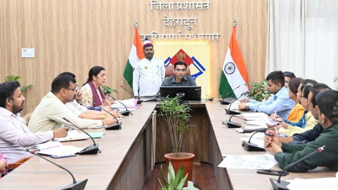 जिले को हर हाल में करना है बाल भिक्षावृत्ति मुक्त : डीएम जिले को हर हाल में करना है बाल भिक्षावृत्ति मुक्त : डीएम