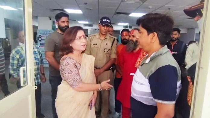 नाबालिग से दुष्कर्म और गर्भपात कराने का आरोपी गिरफ्तार नाबालिग से दुष्कर्म और गर्भपात कराने का आरोपी गिरफ्तार