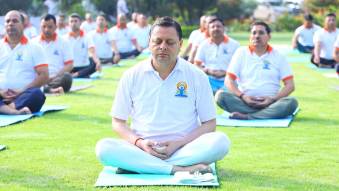 हमारी सनातन संस्कृति का मूल स्तंभ योग है : सीएम धामी हमारी सनातन संस्कृति का मूल स्तंभ योग है : सीएम धामी
