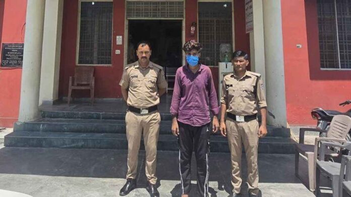 नाबालिग से दुराचार का आरोपी गिरफ्तार नाबालिग से दुराचार का आरोपी गिरफ्तार