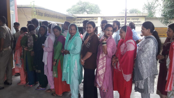 पंचायत चुनाव , दूसरे चरण के मतदान में दिखा उत्साह पंचायत चुनाव , दूसरे चरण के मतदान में दिखा उत्साह