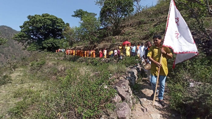 लमथरया पहाड़ियों की भावनाएं लमथरया पहाड़ियों की भावनाएं