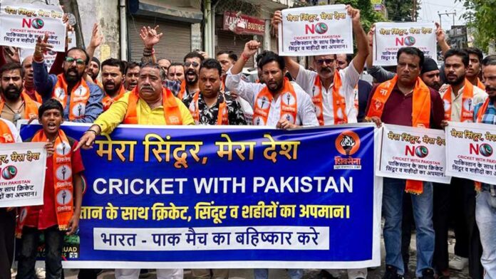 खून और क्रिकेट साथ साथ नहीं खून और क्रिकेट साथ साथ नहीं