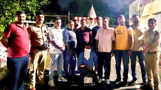 86 लाख रुपये की ड्रग्स के साथ 2 तस्कर गिरफ्तार 86 लाख रुपये की ड्रग्स के साथ 2 तस्कर गिरफ्तार