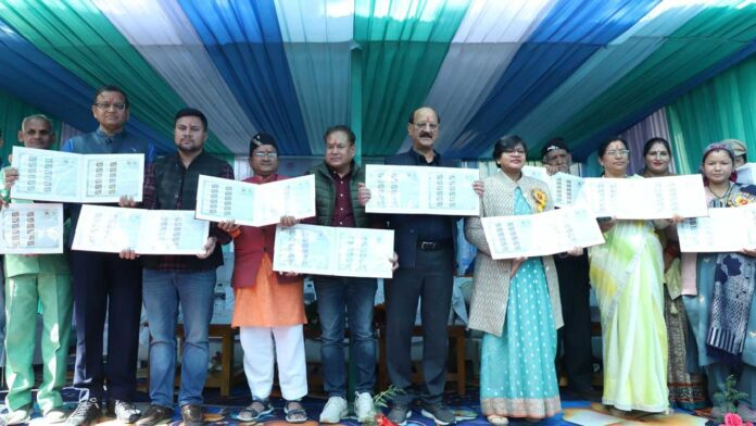 गौरा देवी के जन्म शताब्दी के अवसर पर विशेषीकृत माई स्टाम्प जारी गौरा देवी के जन्म शताब्दी के अवसर पर विशेषीकृत माई स्टाम्प जारी