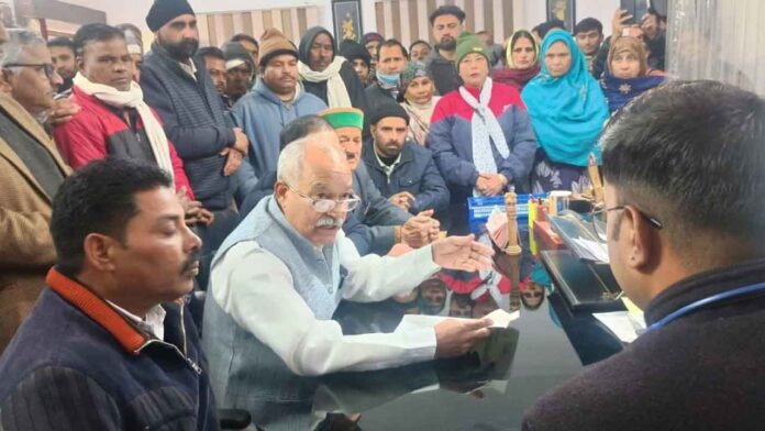 गोल्डन कार्ड से इलाज दिलाने में नाकाम हो चुके स्वास्थ्य मंत्री : रघुनाथ नेगी गोल्डन कार्ड से इलाज दिलाने में नाकाम हो चुके स्वास्थ्य मंत्री : रघुनाथ नेगी