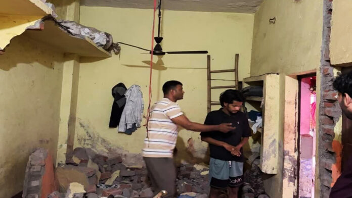 गैस सिलेंडर फटने से चार झुलसे