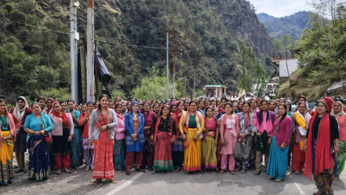 केदारघाटी में अवैध शराब के खिलाफ फूटा महिलाओं का गुस्सा