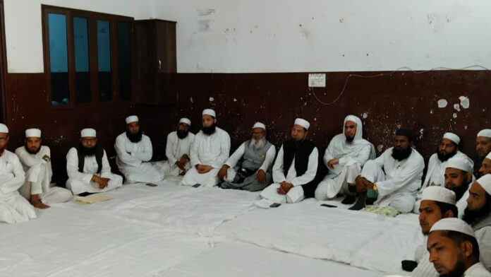 धार्मिक शिक्षा देने वाले मदरसों को अनिवार्य संबद्धता से मुक्त रखने की मांग