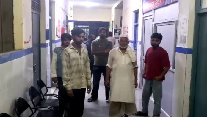 आम तोड़ने को लेकर दो पक्षों में हुआ खूनी संघर्ष