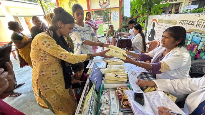 प्राथमिक स्वास्थ्य केंद्र बालावाला में आयोजित स्वास्थ्य शिविर में 181 मरीजों का पंजीकरण