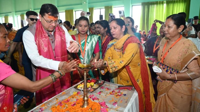 महिलाओं के लिए अधिक सुविधाजनक और सम्मानजनक वातावरण सुनिश्चित किया जाएगा : मुख्यमंत्री धामी महिलाओं के लिए अधिक सुविधाजनक और सम्मानजनक वातावरण सुनिश्चित किया जाएगा : मुख्यमंत्री धामी