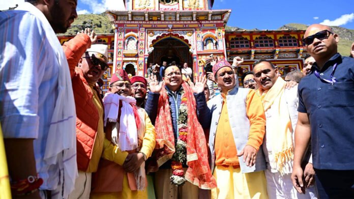 बदरीनाथ पहुंचे सीएम धामी, सांस्कृतिक महोत्सव में की शिरकत