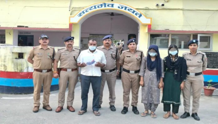 युवती की मौत के मामले में तीन आरोपी गिरफ्तार युवती की मौत के मामले में तीन आरोपी गिरफ्तार