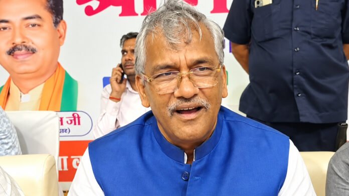 हरीश रावत गुगली मास्टर है : त्रिवेंद्र सिंह हरीश रावत गुगली मास्टर है : त्रिवेंद्र सिंह